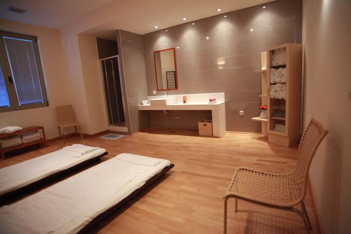 Room 103 of 227