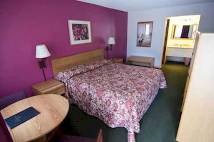Room 7 of 11