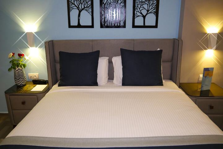 Room 15 of 53
