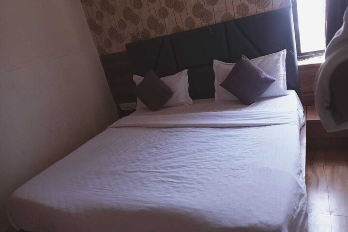 Room 21 of 24