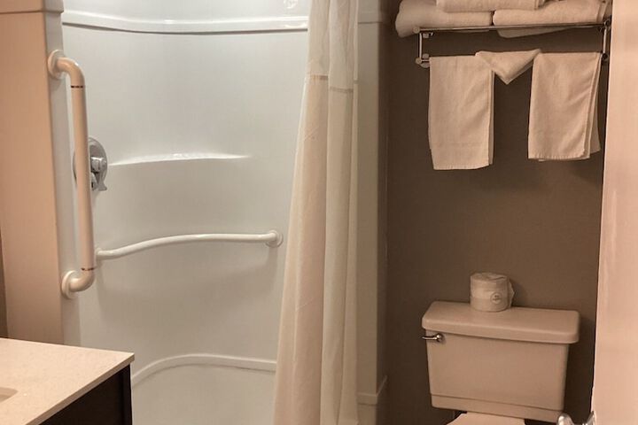 Room 10 of 19
