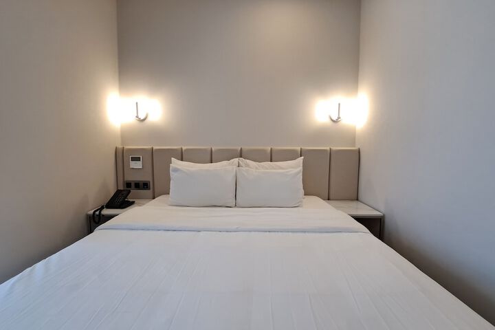 Room 14 of 52