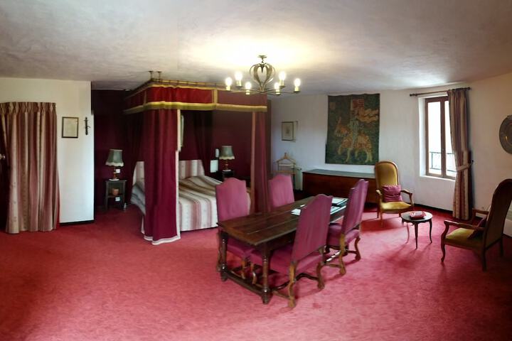 Room 4 of 89