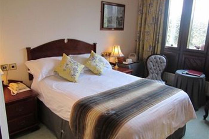 Room 6 of 14