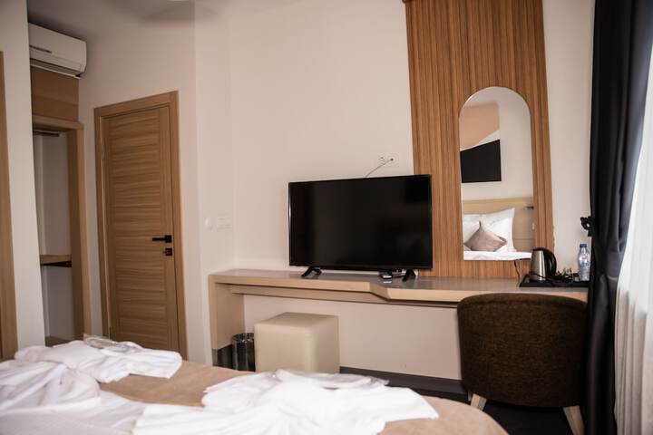 Room 2 of 17