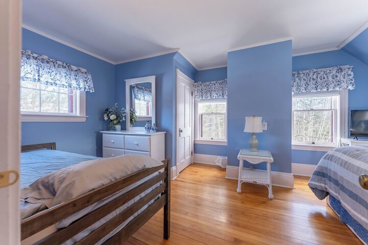 Room 6 of 268