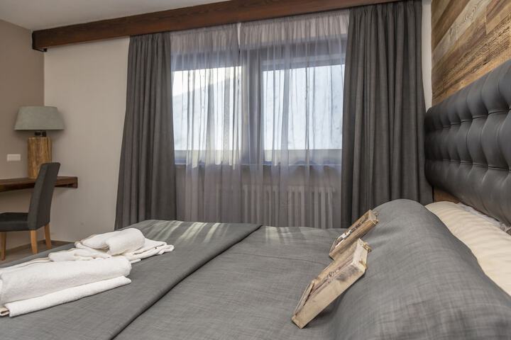 Room 4 of 46