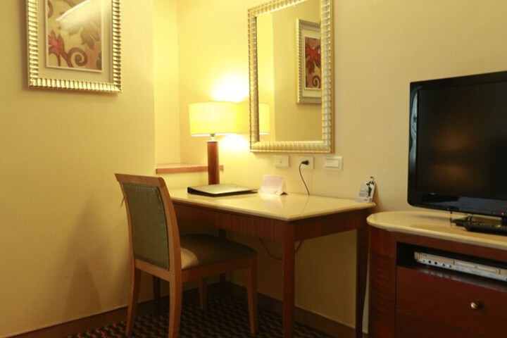 Room 15 of 33