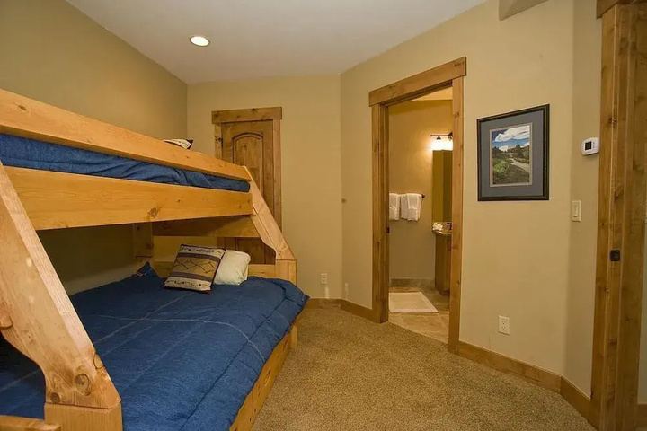 Room 2 of 19