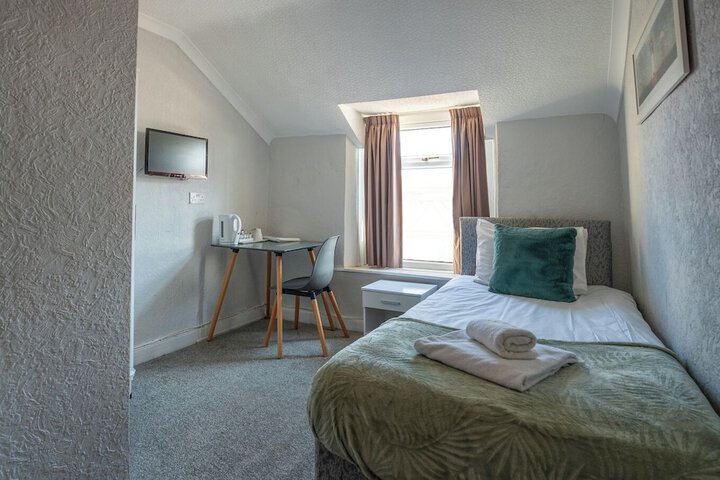 Room 5 of 31