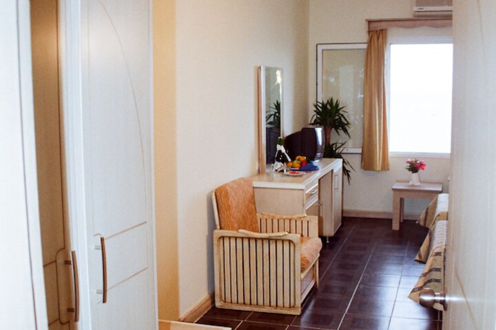 Room 16 of 46