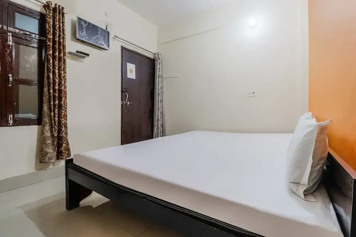 Room 7 of 10