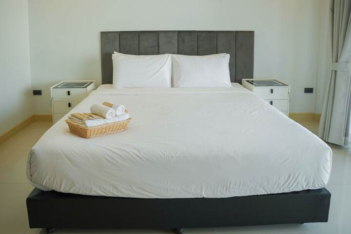Room 8 of 50