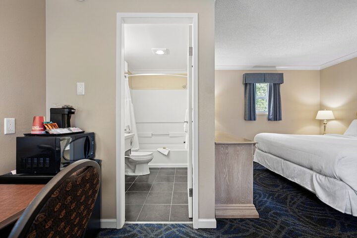 Room 27 of 42