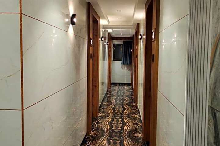 Hotel O Lavish