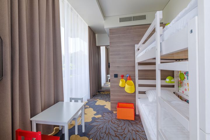 Room 30 of 80
