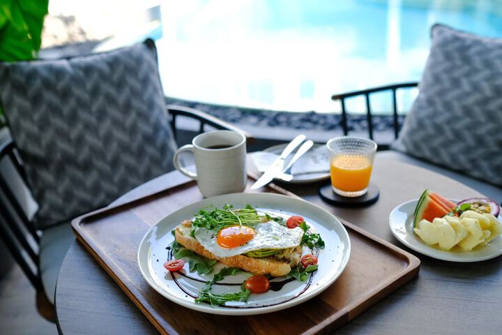 Breakfast/Coffee Service 72 of 98