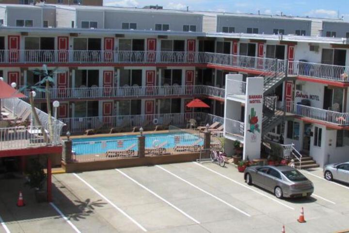 Sahara Motel on the Beach