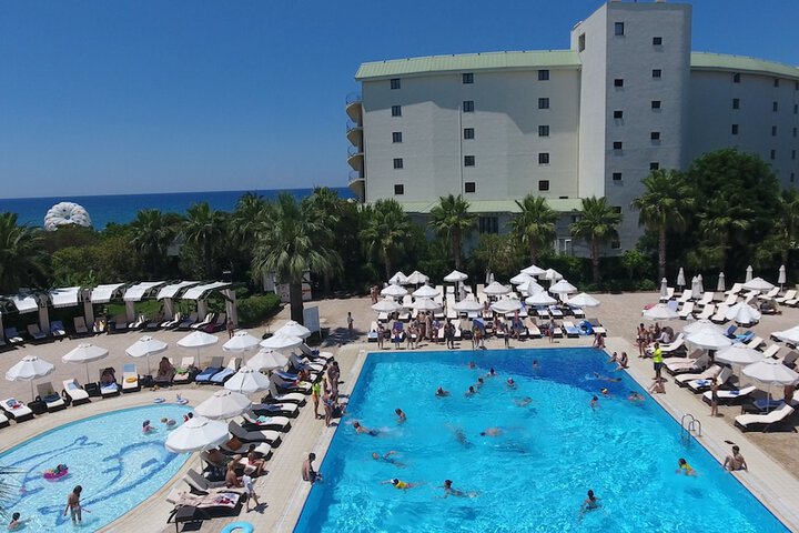 Pools & Facilities