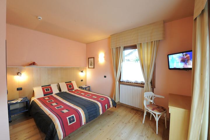 Room 6 of 56