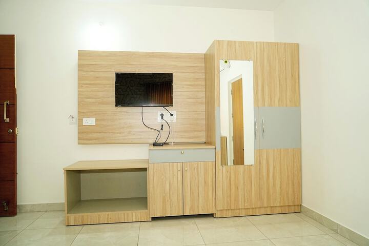 Room 7 of 14