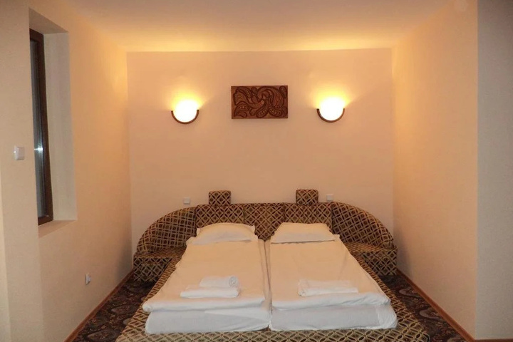 Room 5 of 36