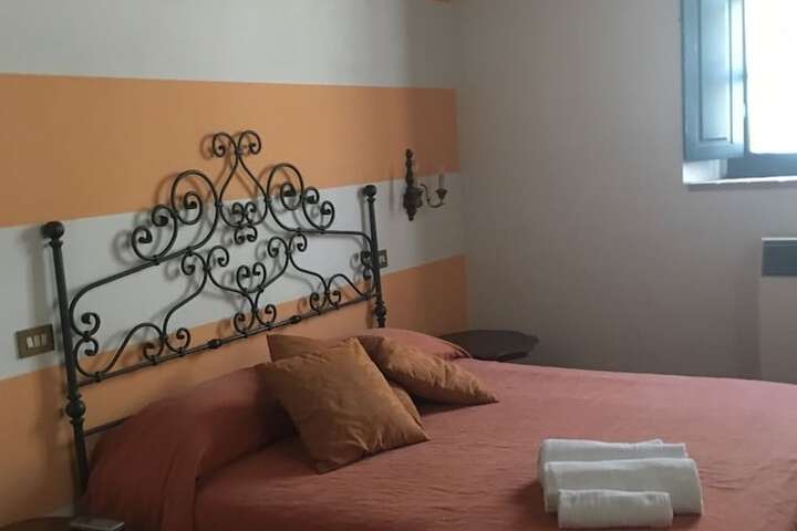 Room 14 of 80