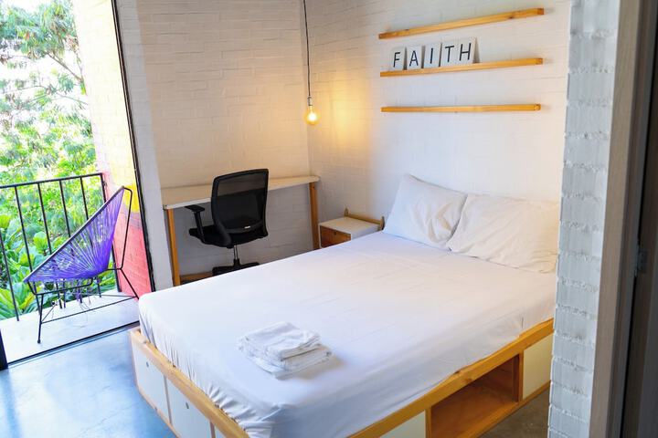 Room 11 of 31
