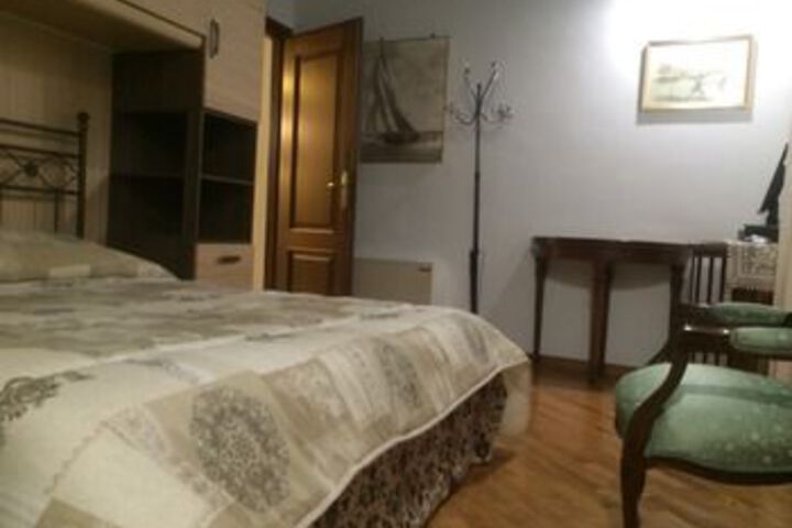Room 12 of 27