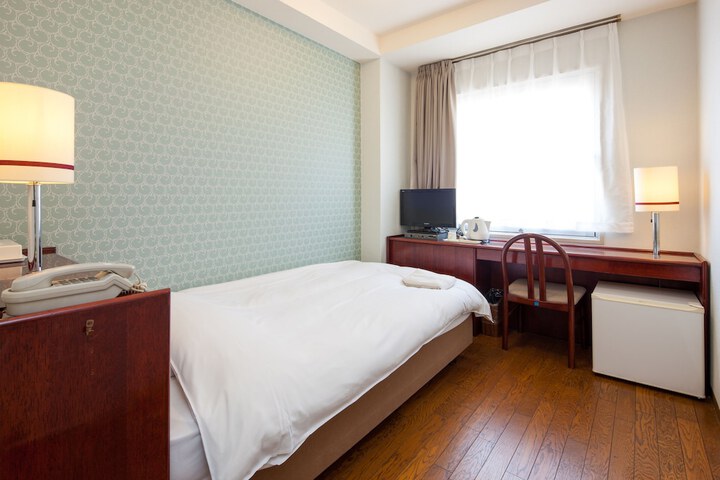 Room 5 of 19