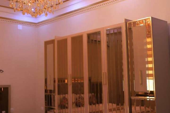 Room 10 of 23