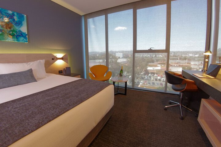 Room 12 of 118