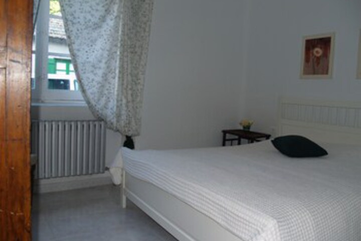 Room 11 of 11