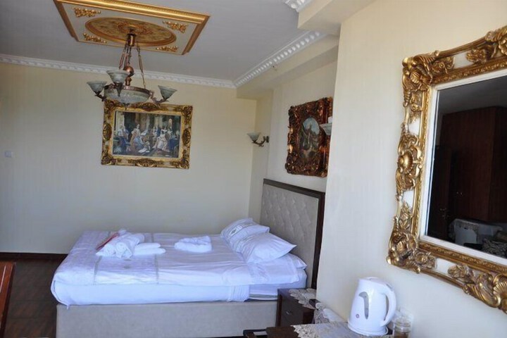 Room 7 of 37