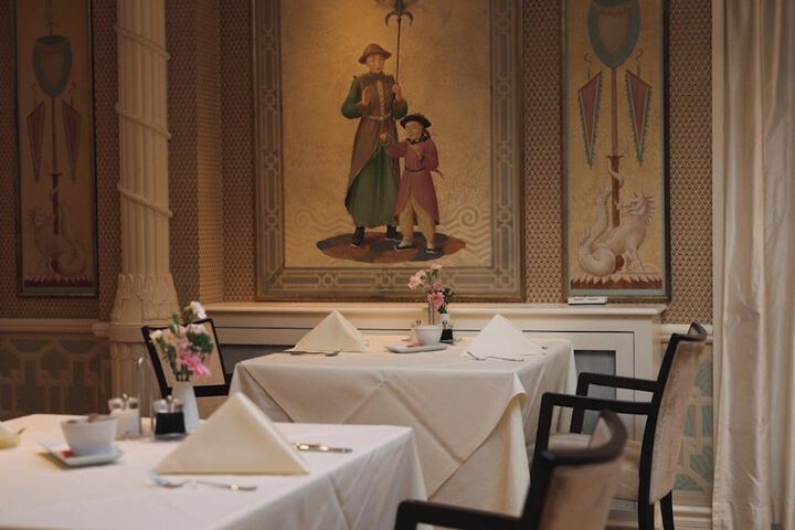 Dining 85 of 142