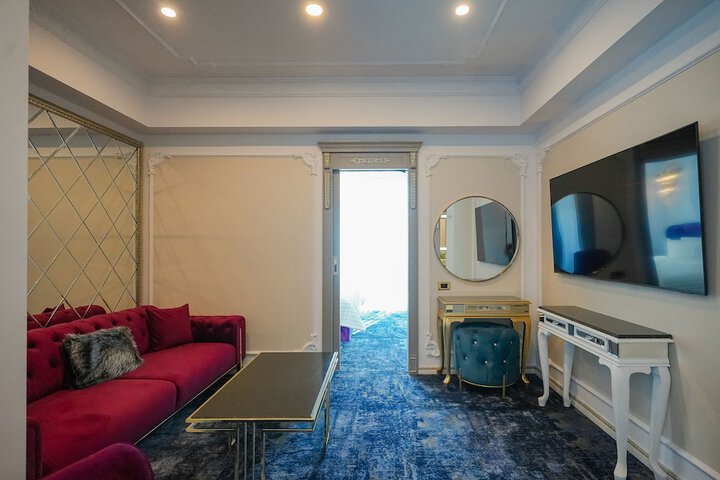Room 16 of 64