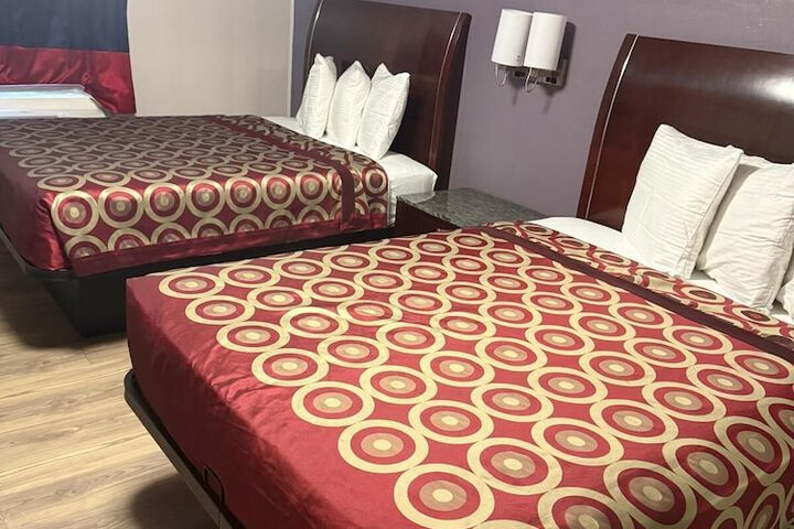 Room 12 of 27