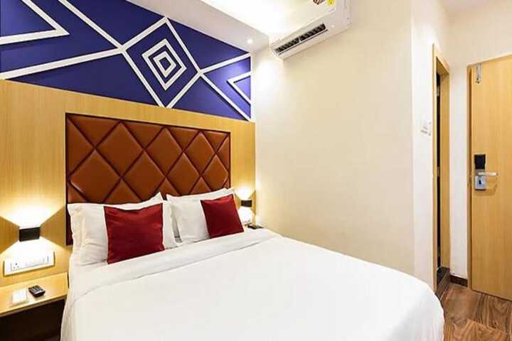 Room 15 of 24
