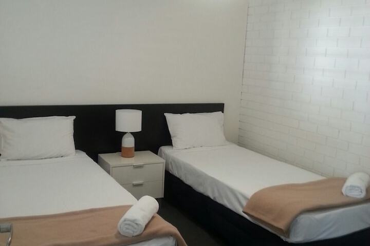 Room 10 of 76