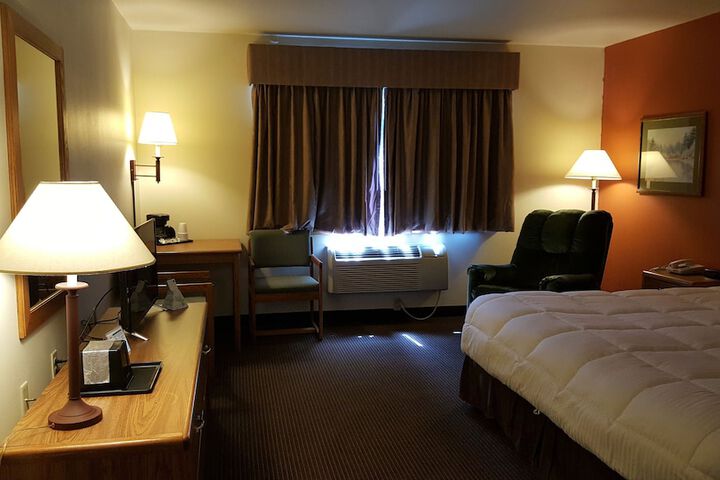 Room 7 of 28