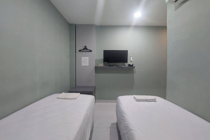 Room 14 of 36