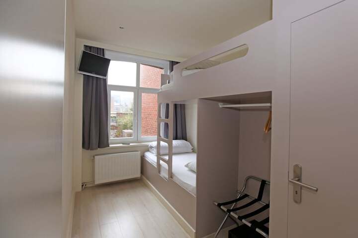 Room 5 of 52