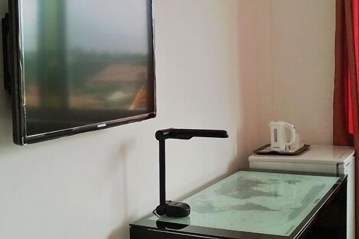 Room 12 of 21