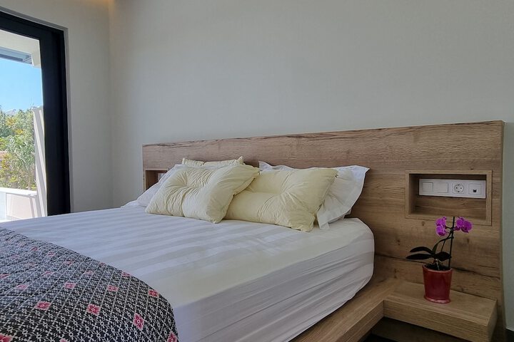 Room 3 of 63