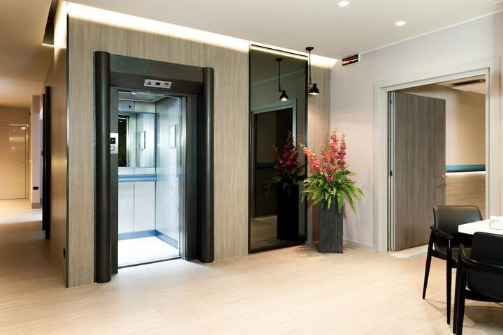 Entrance & Lobby