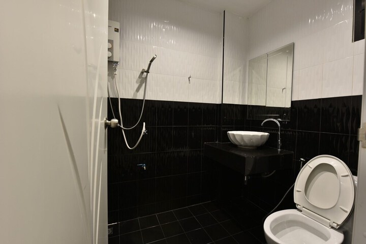 Room 21 of 24