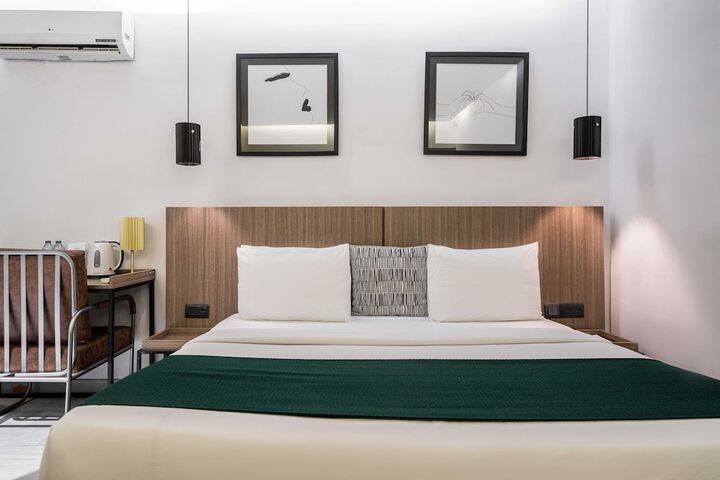 Room 5 of 61