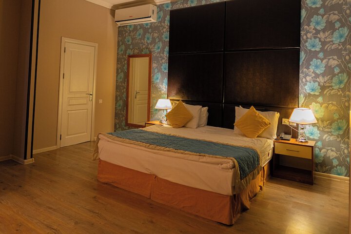 Room 19 of 60