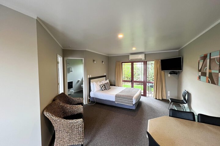 Room 40 of 302