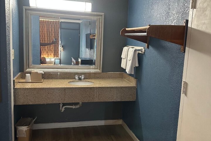 Room 7 of 7